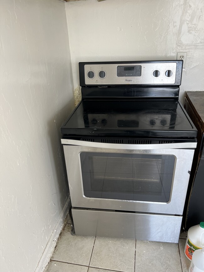 114 W 27th St, Unit #2 in Norfolk, VA - Building Photo - Building Photo