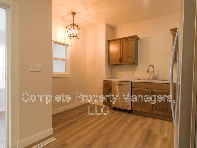 821 Jefferson Ave in Albert Lea, MN - Building Photo - Building Photo