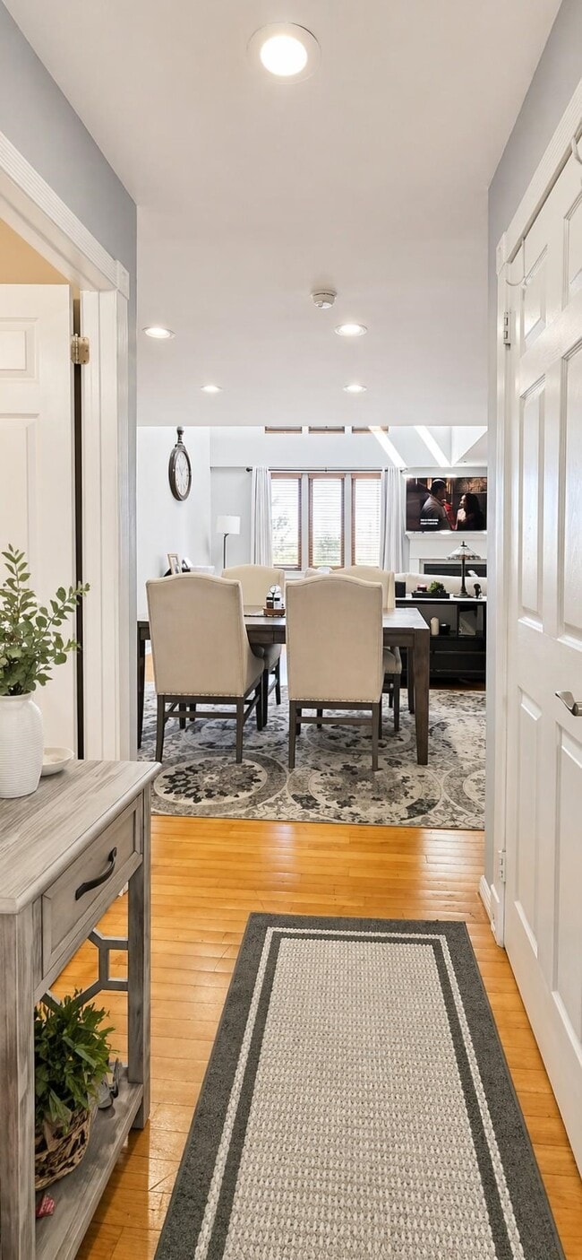 804 Spinnaker Ct in Secaucus, NJ - Building Photo - Building Photo