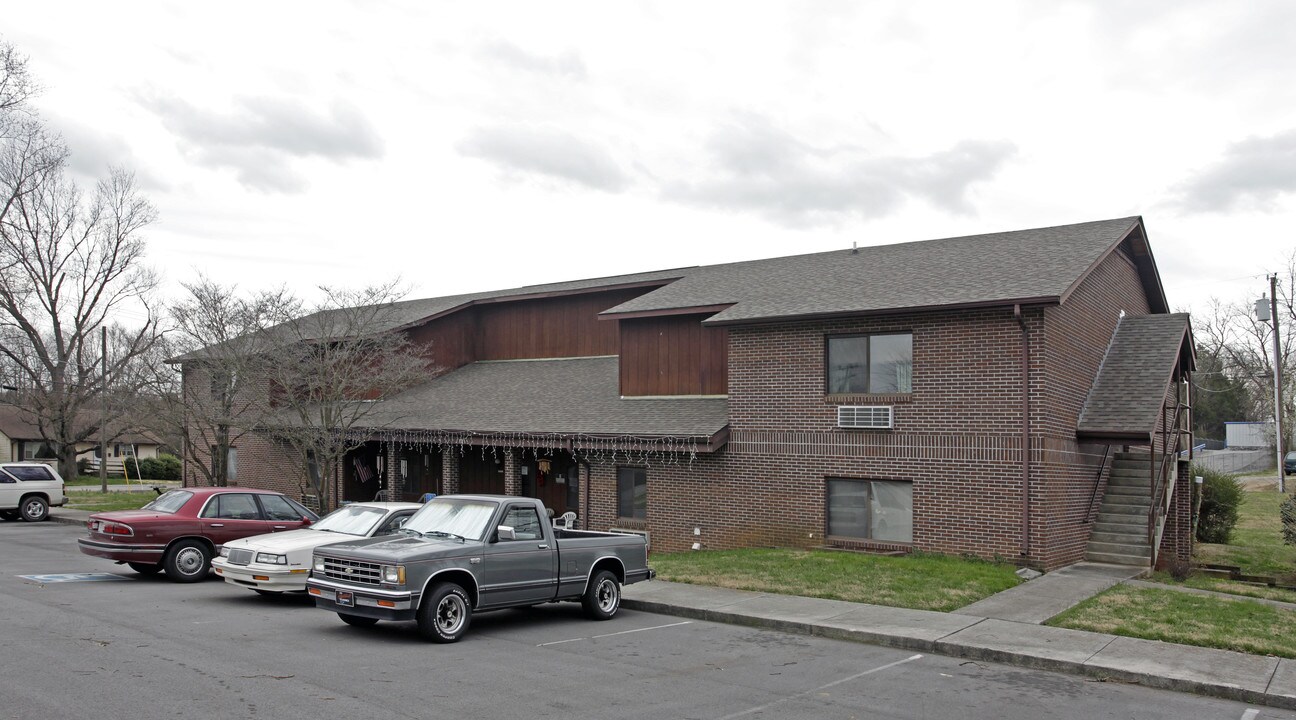 821 Eastern St in Jefferson City, TN - Foto de edificio