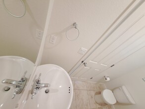 120 Alboran Sea Cir in Sacramento, CA - Building Photo - Building Photo