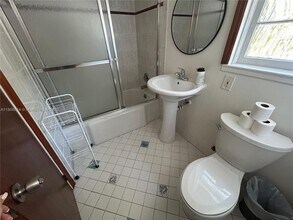 300 Sunset Dr in Fort Lauderdale, FL - Building Photo - Building Photo