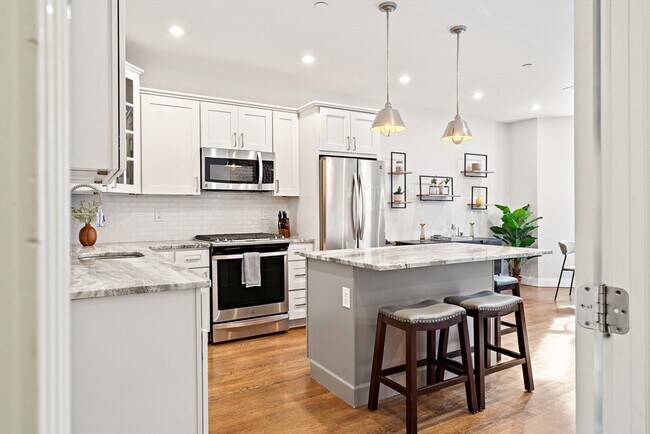 62 Webster St in Boston, MA - Building Photo - Building Photo