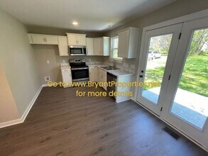 561 W 20th Ave in Springfield, TN - Building Photo - Building Photo