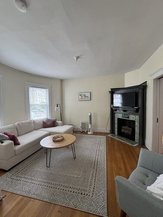 98 Westbourne Terrace in Brookline, MA - Building Photo