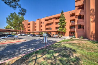 4303 E Cactus Rd in Phoenix, AZ - Building Photo - Building Photo
