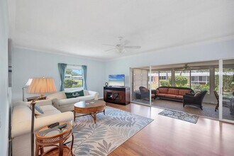 5849 Tidewood Ave in Sarasota, FL - Building Photo - Building Photo