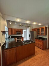 Charming Bellevue Home With Flexible Lease in Bellevue, WA - Building Photo - Building Photo