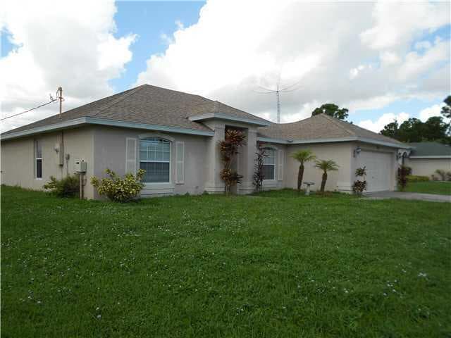 2112 SW Burlington St in Port St. Lucie, FL - Building Photo - Building Photo