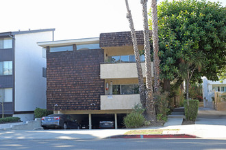 11679 Montana Ave in Los Angeles, CA - Building Photo - Building Photo