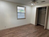 743 Yorkshire St photo'