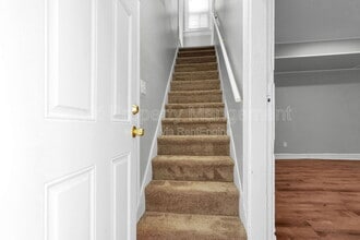 556 E Whittier St in Columbus, OH - Building Photo - Building Photo