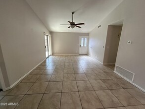 7531 W Taro Ln in Glendale, AZ - Building Photo - Building Photo