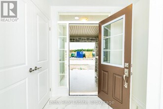 84 Paisley Dr in Bradford West Gwillimbury, ON - Building Photo - Building Photo