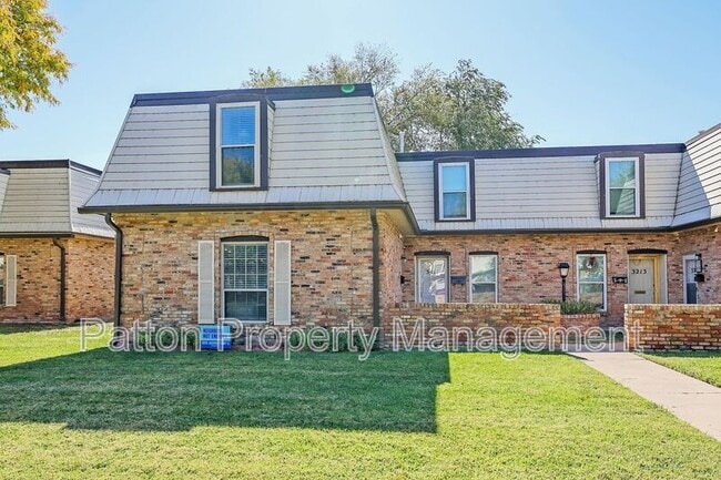 property at 3211 Villa Pl
