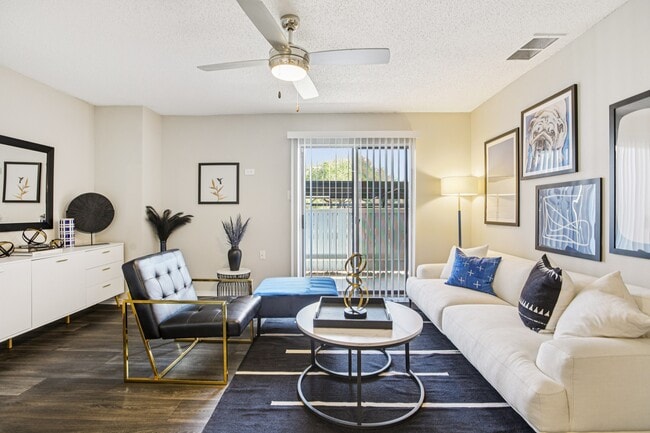 The Vibe Apartments in Austin, TX - Foto de edificio - Building Photo