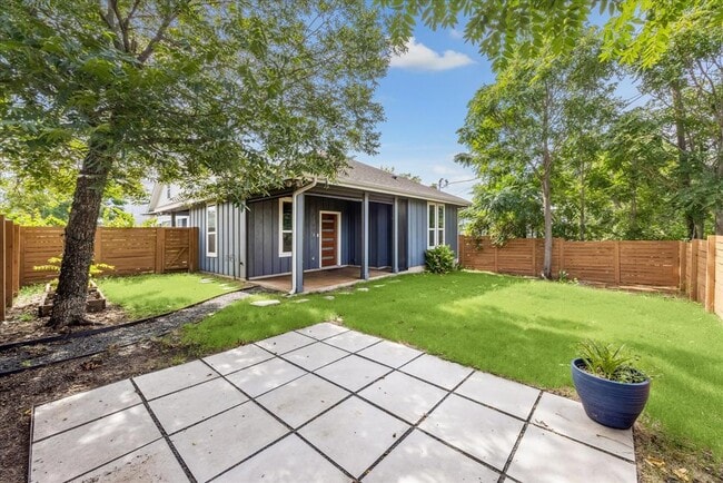 property at 1300 Walnut Ave