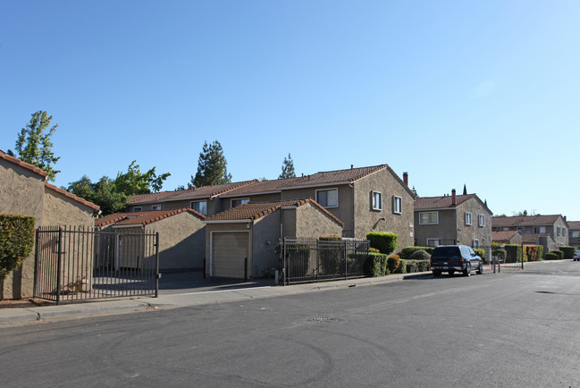 Mission Villas Apartments in Stockton, CA - Building Photo - Building Photo