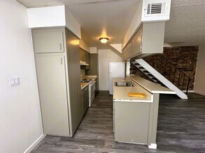 2909 Norcade Cir in Sacramento, CA - Foto de edificio - Building Photo