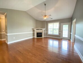 411 Gallery Dr in Spring Lake, NC - Building Photo - Building Photo