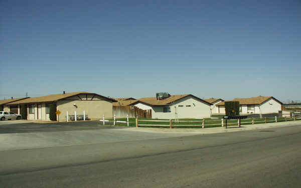 15972 Sequoia Ave in Hesperia, CA - Building Photo - Building Photo