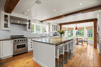 175 Cat Rock Rd in Greenwich, CT - Building Photo - Building Photo