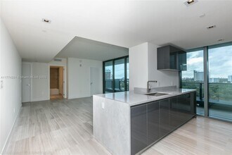 1451 Brickell Ave, Unit 905 in Miami, FL - Building Photo - Building Photo