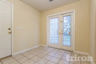 1145 Woodington Cir in Lawrenceville, GA - Foto de edificio - Building Photo