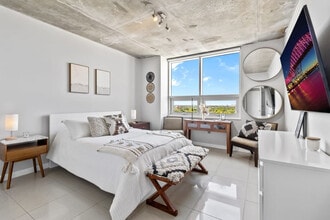 3250 NE 1st Ave in Miami, FL - Building Photo - Building Photo