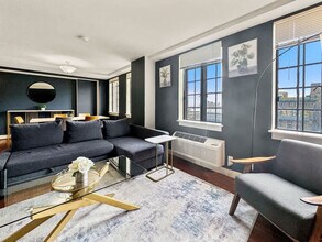 111-23 N 15th St in Philadelphia, PA - Foto de edificio - Building Photo