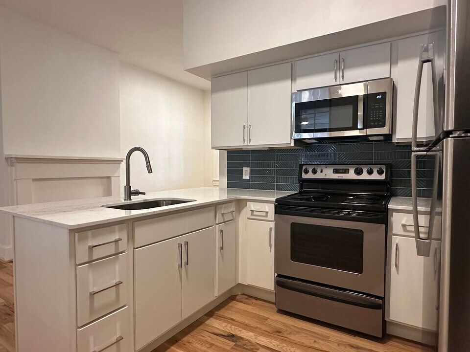 1307 Main St in Cincinnati, OH - Building Photo