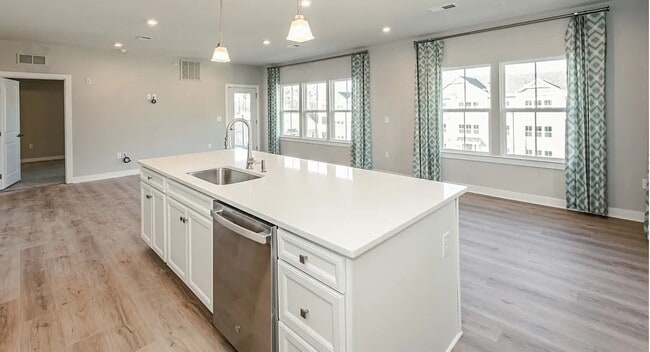 6601 Citory Way in Moseley, VA - Foto de edificio - Building Photo