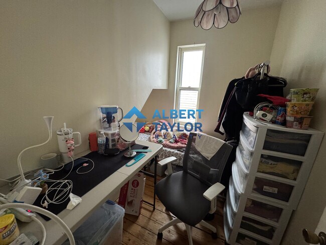 53 Lawn St, Unit 2