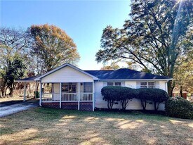 2047 Panstone Ct SW in Marietta, GA - Building Photo