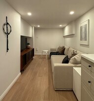 800 Shaw St in Toronto, ON - Building Photo