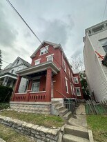 2328 Stratford Ave in Cincinnati, OH - Building Photo