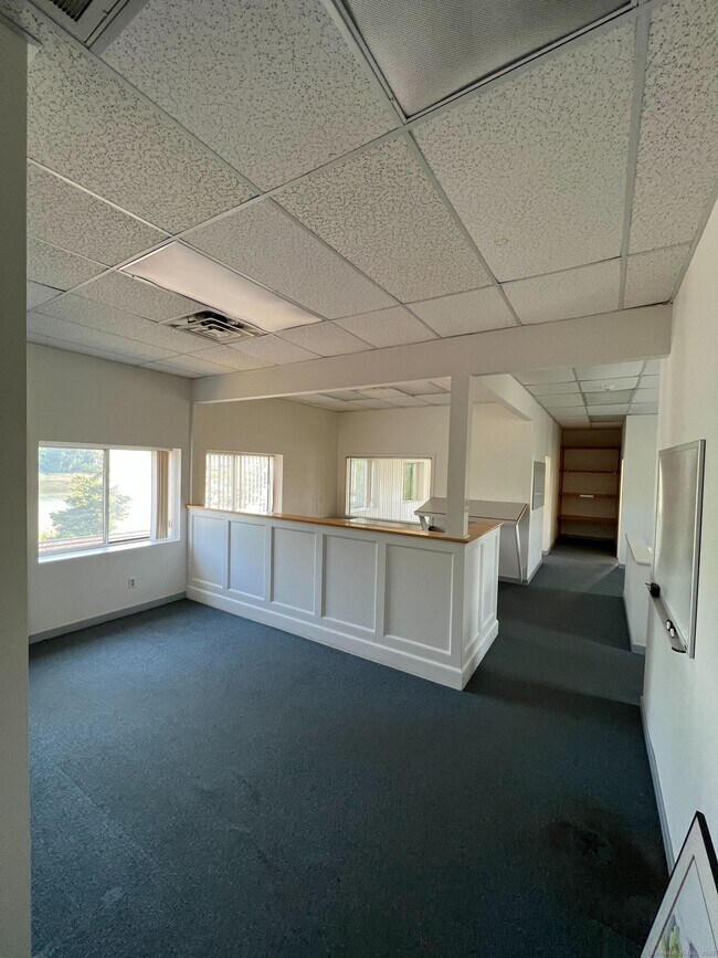 151 Meadow St in Branford, CT - Building Photo - Building Photo