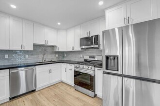8848 Gothic Ave in North Hills, CA - Building Photo - Building Photo