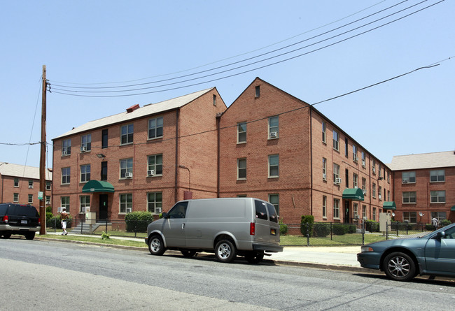 Syphax Gardens in Washington, DC - Building Photo - Building Photo