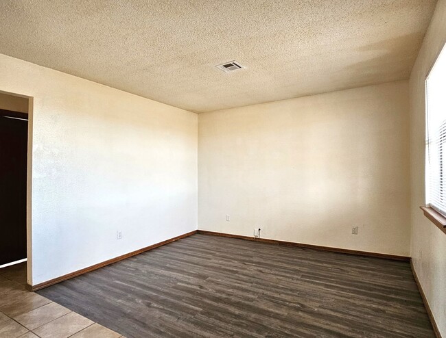 1801 Sandrock Rd in Tuttle, OK - Building Photo - Building Photo