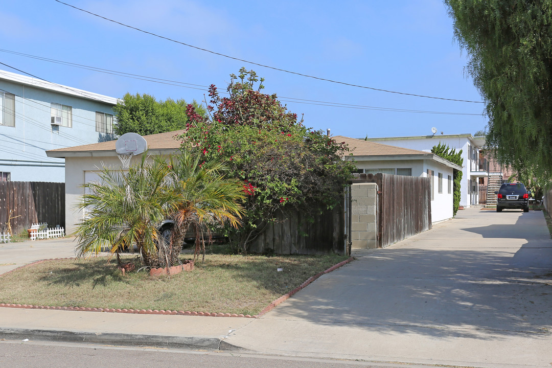 1430-1440 Holly Ave in Imperial Beach, CA - Building Photo