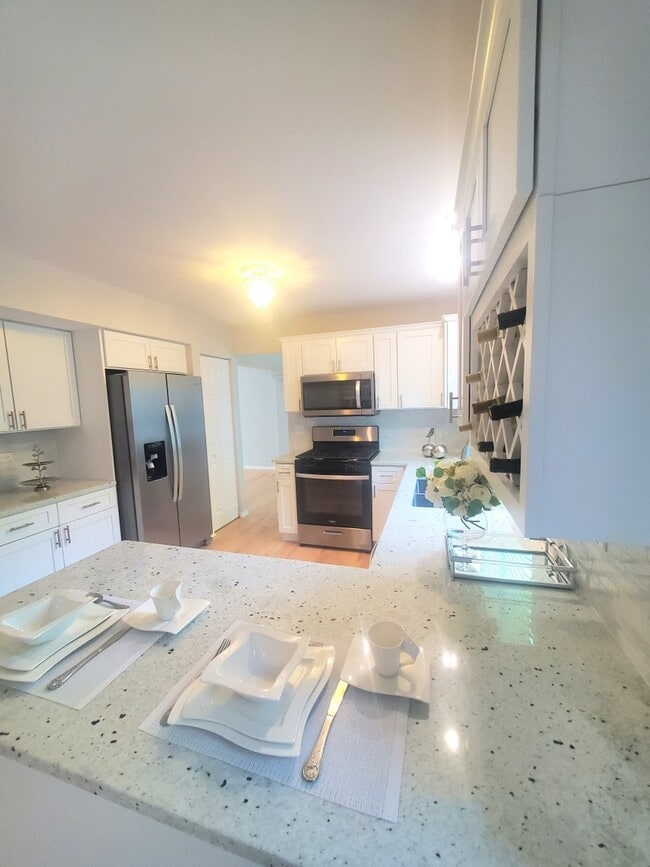 property at 1469 Braymore Cir W