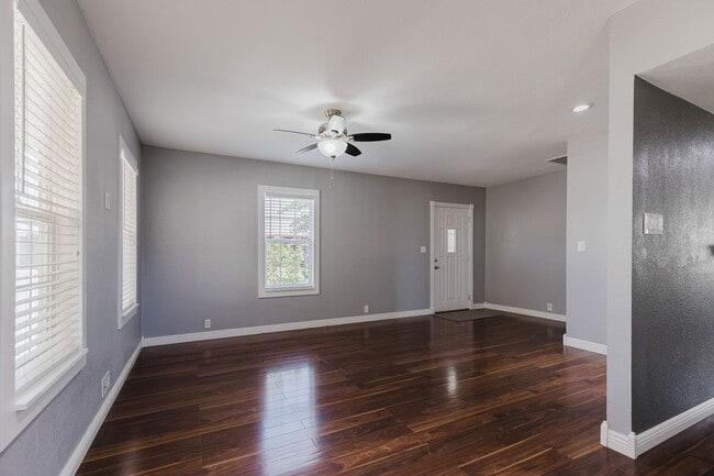 504 Linda Vista Dr in Alamogordo, NM - Building Photo - Building Photo