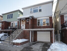 15 Bleecker St, Unit 2 in Jersey City, NJ - Building Photo