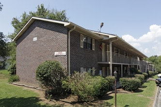 Zaina Apartments in Knoxville, TN - Building Photo - Building Photo