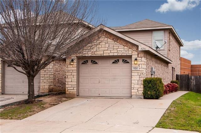926 Walnut St in Burleson, TX - Building Photo