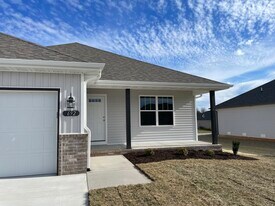 692 N Jozlynn Ave in Republic, MO - Building Photo