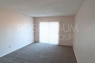 1000 N Pueblo Dr in Casa Grande, AZ - Foto de edificio - Building Photo