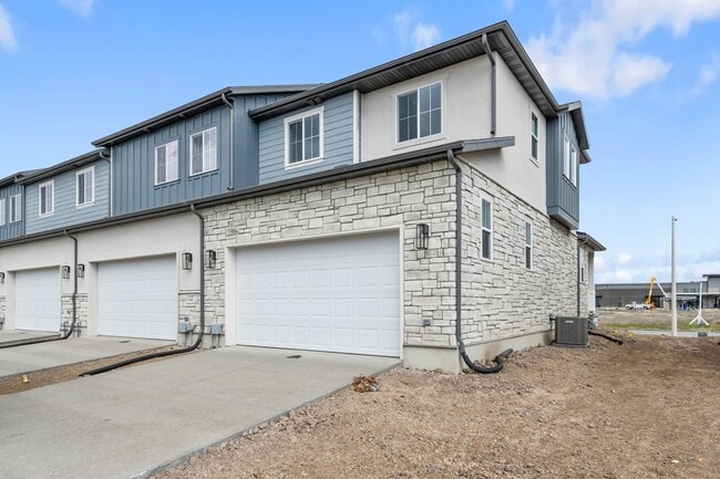 6659 N Monument Peak in Eagle Mountain, UT - Building Photo - Building Photo