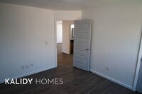 1400 Buena Vista Cir photo'